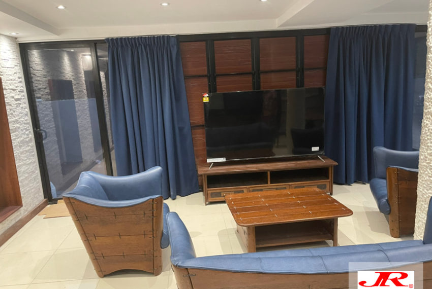 IMG-88dbd5b6532f3e7386e36e856a13daaa-V